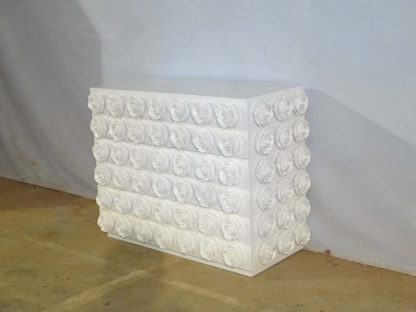 ROSE COMMODE